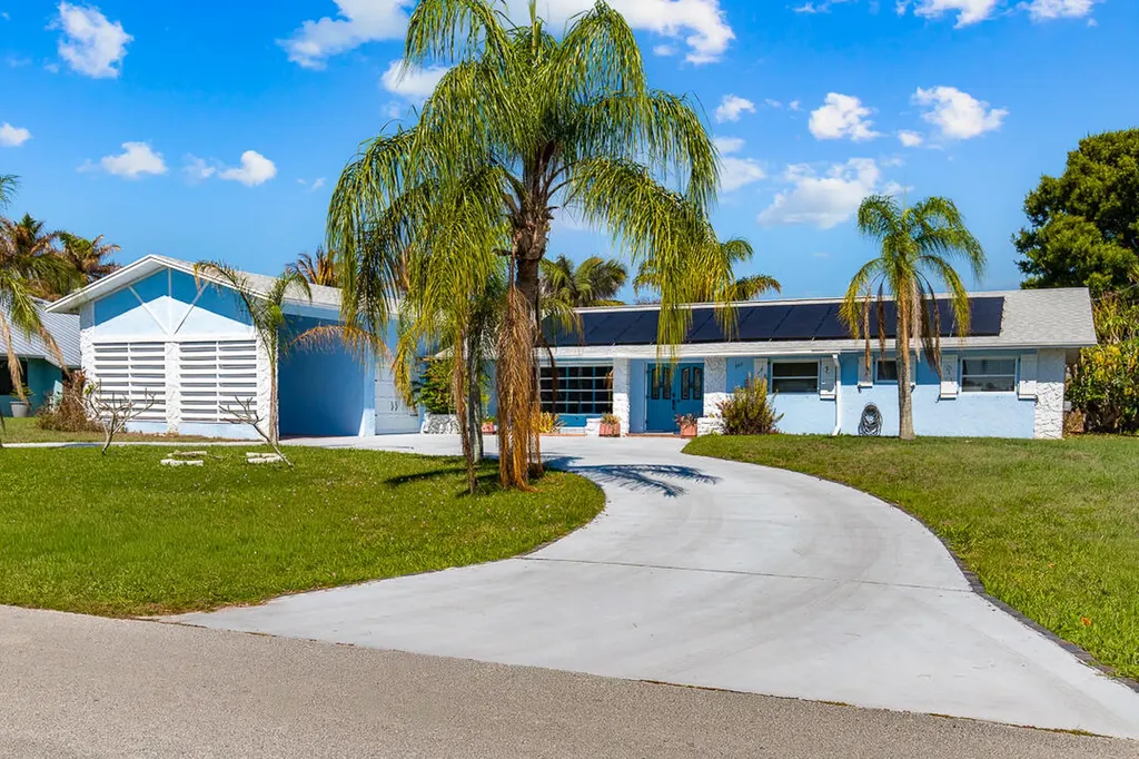 343 SE Verada Avenue Port St Lucie FL 34983
