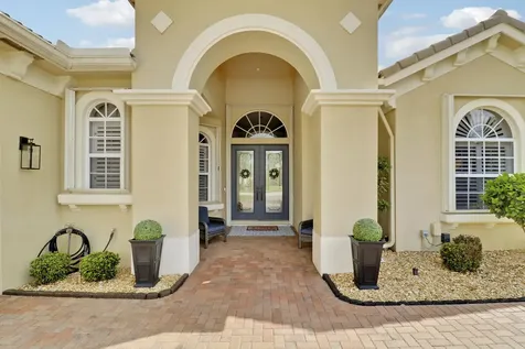 8726 Tompson Point Road Port St Lucie FL 34986