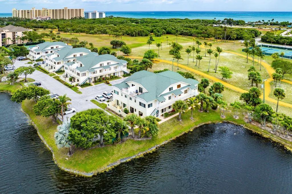 470 Bella Vista Court N Jupiter FL 33477