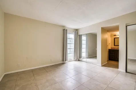 2528 Boundbrook Drive S West Palm Beach FL 33406