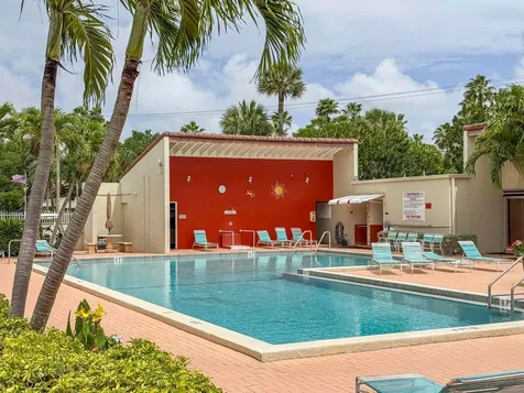 2528 Boundbrook Drive S West Palm Beach FL 33406