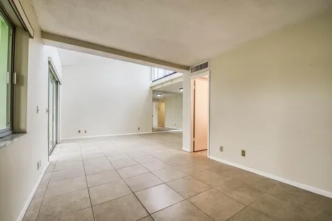 2528 Boundbrook Drive S West Palm Beach FL 33406