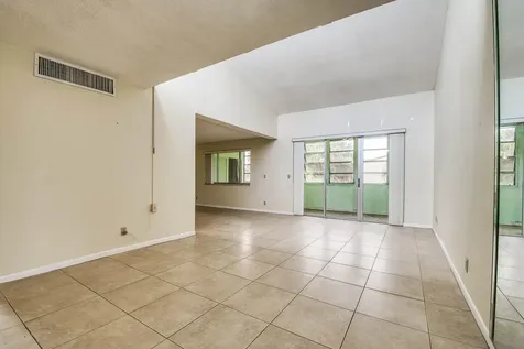 2528 Boundbrook Drive S West Palm Beach FL 33406
