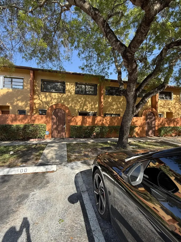 4538 NW 90th Avenue Sunrise FL 33351