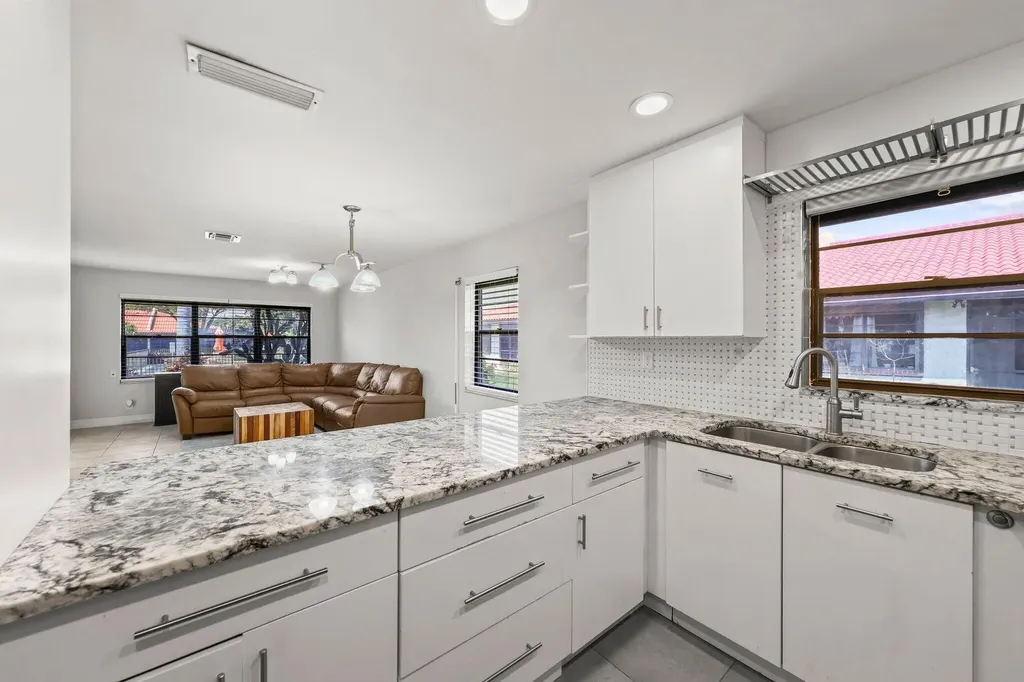 41 Bethesda Park Circle Boynton Beach FL 33435