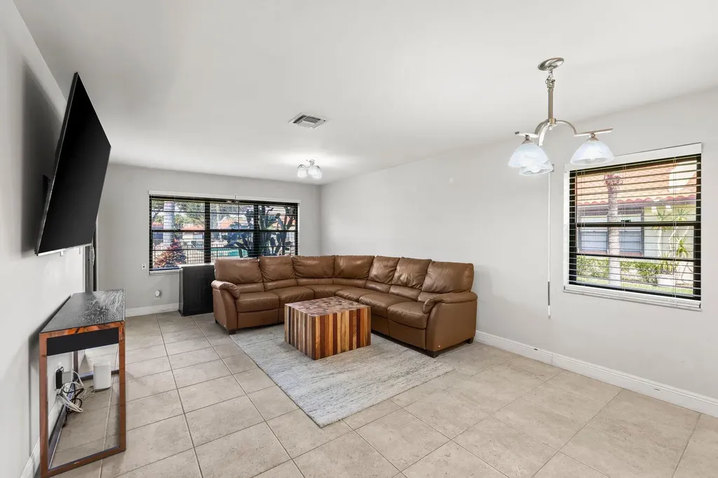 41 Bethesda Park Circle Boynton Beach FL 33435