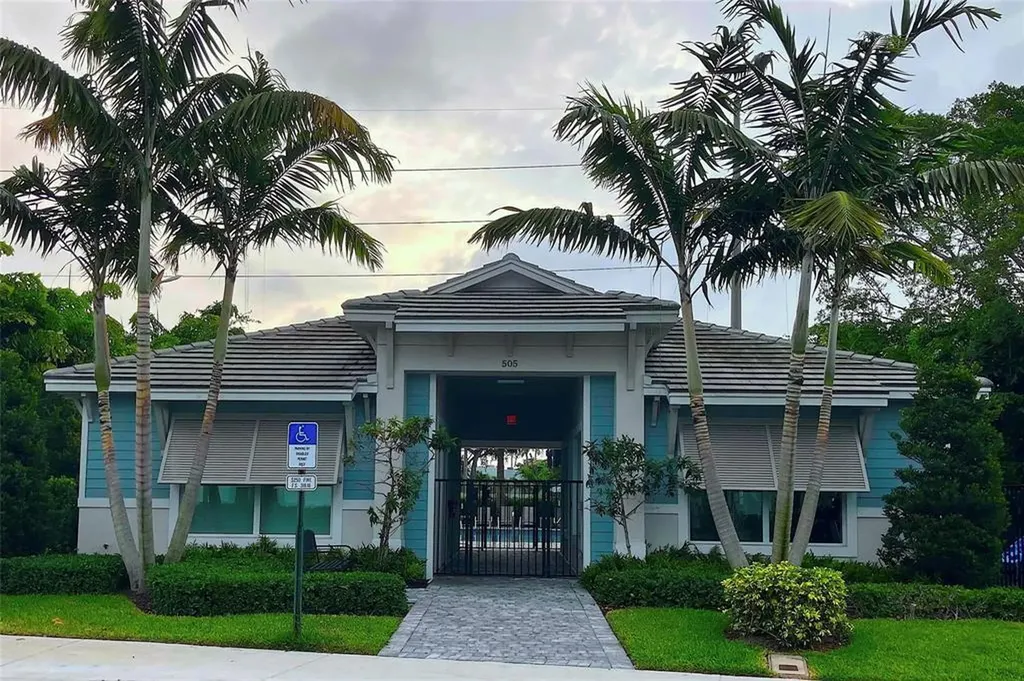 615 Parsons Way Deerfield Beach FL 33442