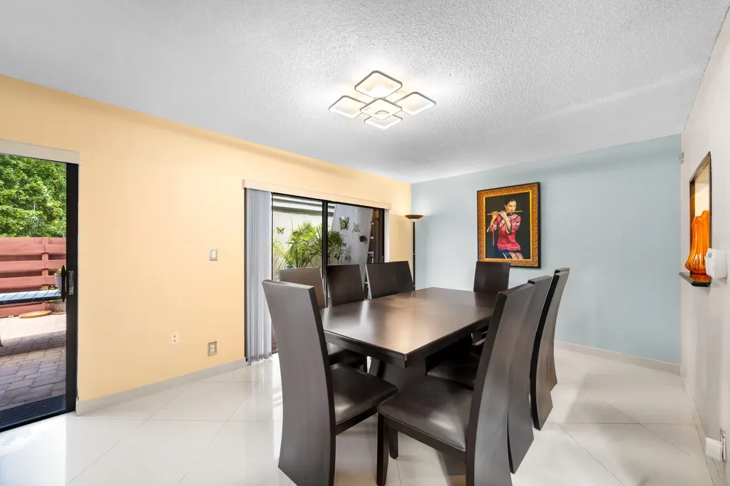 3909 Parkside Lane Hollywood FL 33021