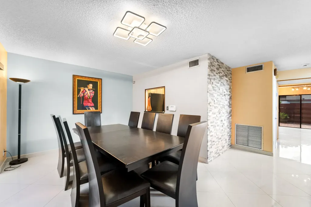 3909 Parkside Lane Hollywood FL 33021