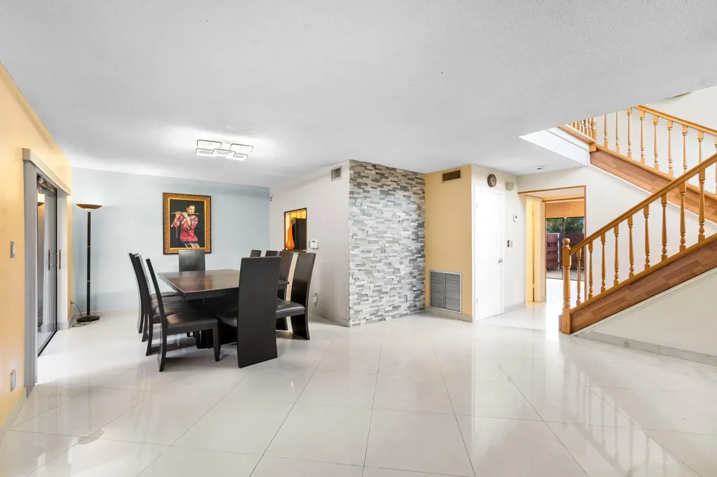 3909 Parkside Lane Hollywood FL 33021