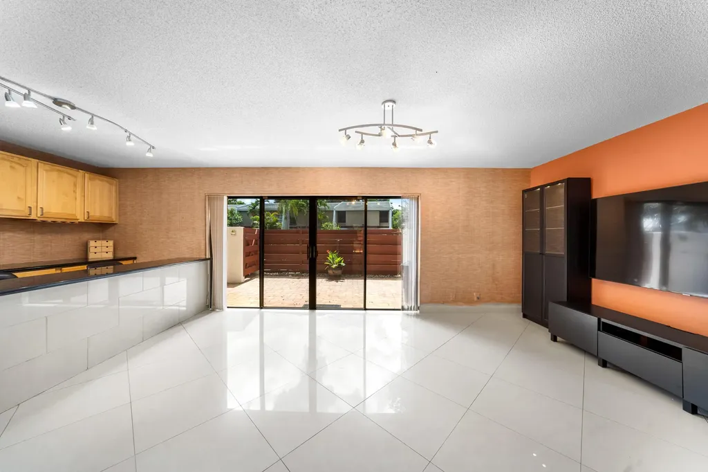 3909 Parkside Lane Hollywood FL 33021