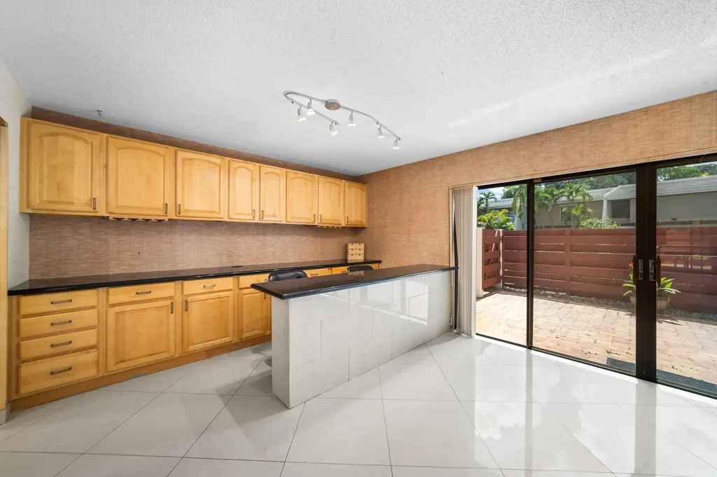 3909 Parkside Lane Hollywood FL 33021