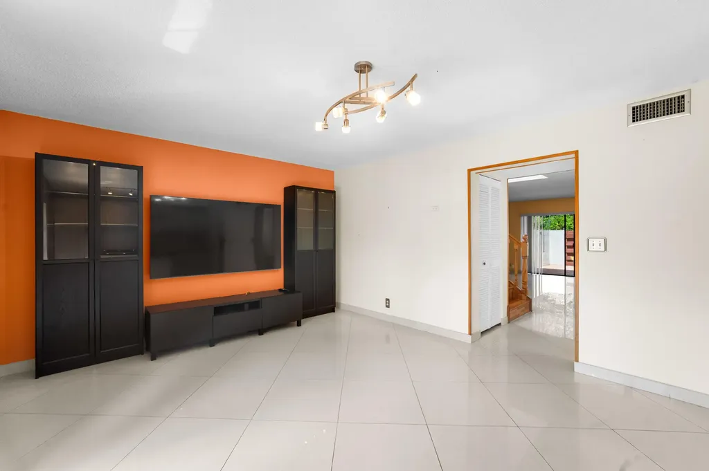 3909 Parkside Lane Hollywood FL 33021