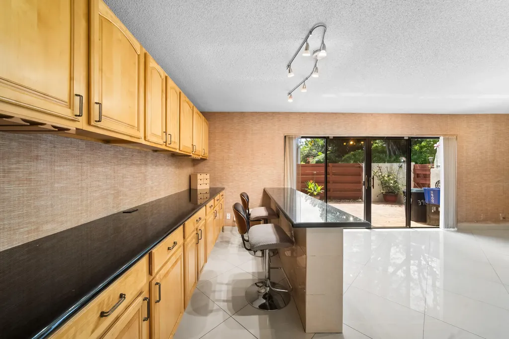 3909 Parkside Lane Hollywood FL 33021