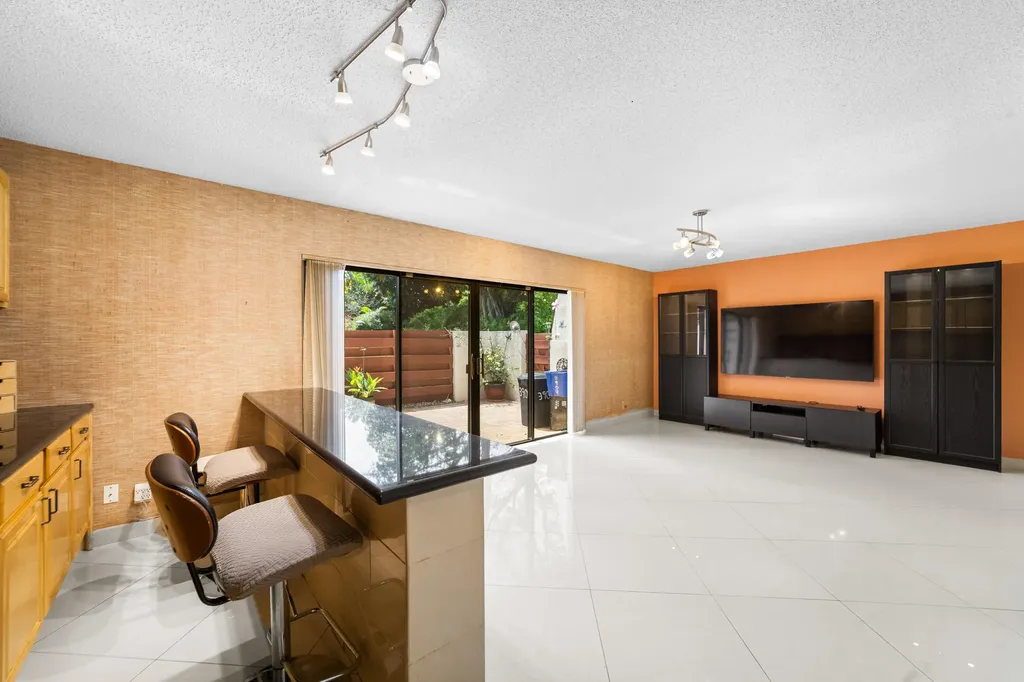 3909 Parkside Lane Hollywood FL 33021