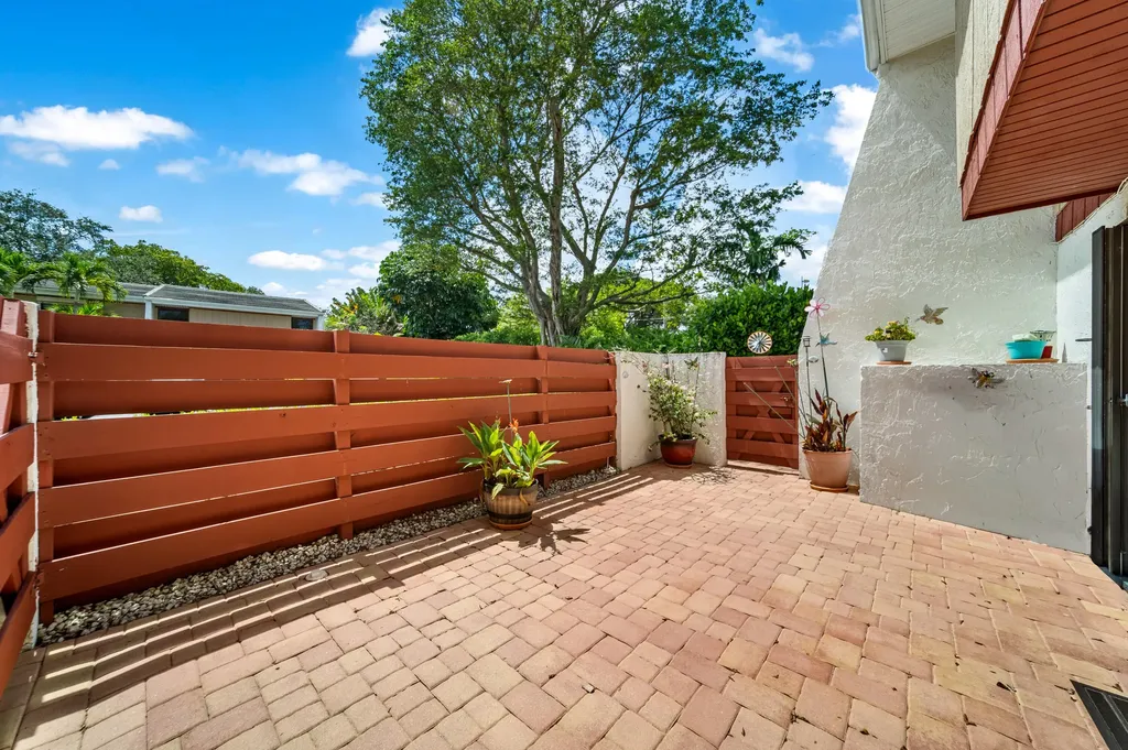 3909 Parkside Lane Hollywood FL 33021