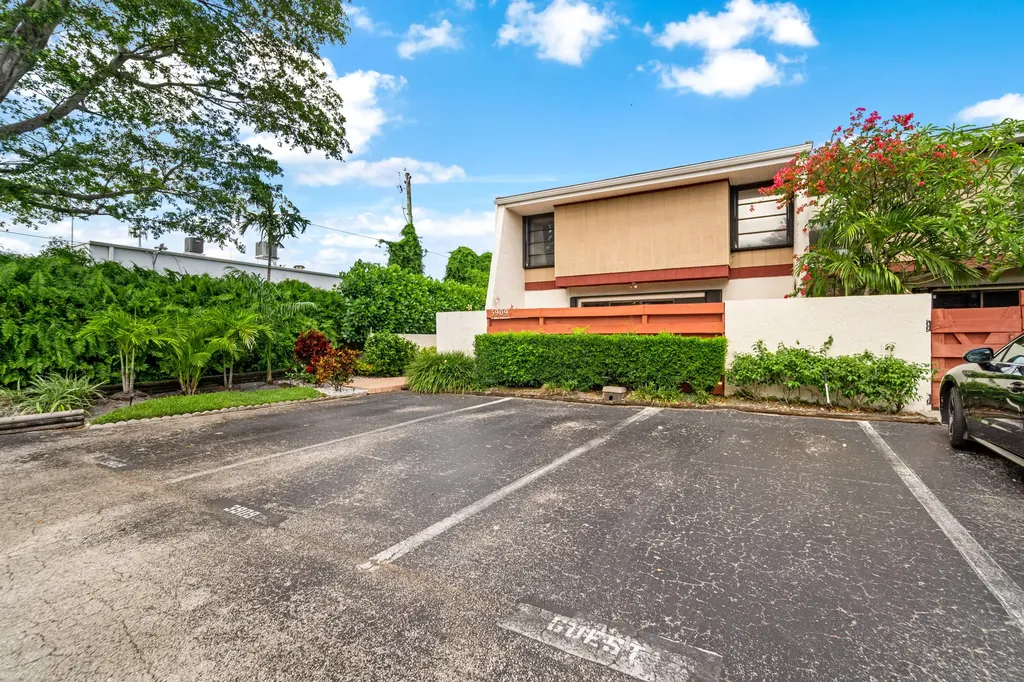 3909 Parkside Lane Hollywood FL 33021
