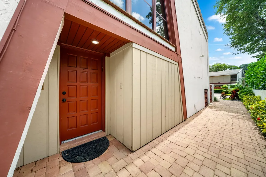 3909 Parkside Lane Hollywood FL 33021