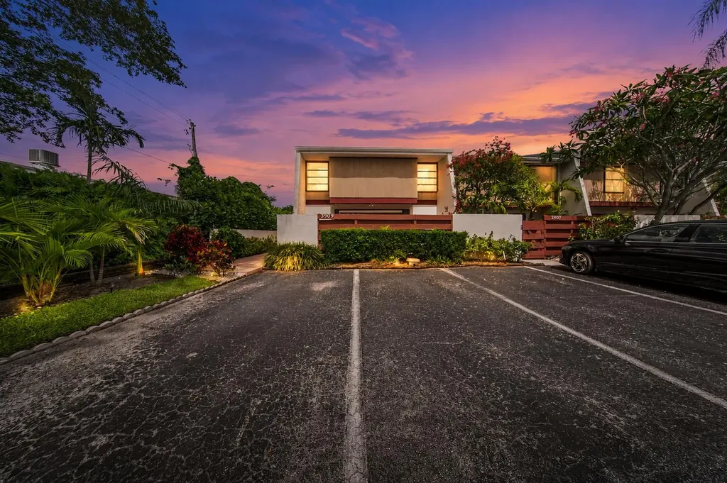 3909 Parkside Lane Hollywood FL 33021