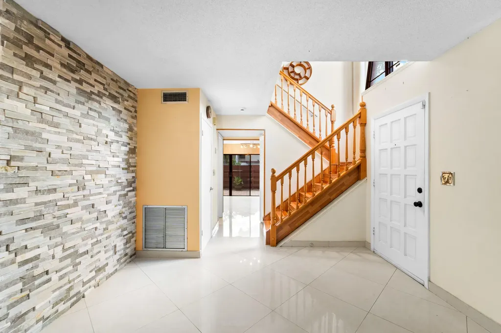 3909 Parkside Lane Hollywood FL 33021