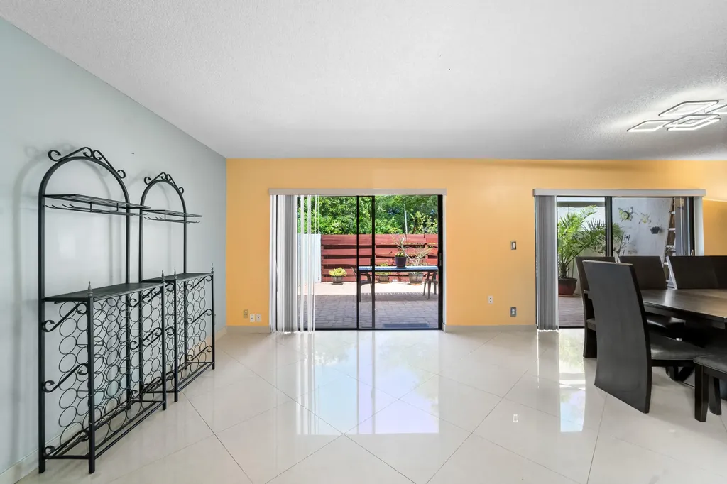 3909 Parkside Lane Hollywood FL 33021