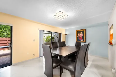 3909 Parkside Lane Hollywood FL 33021