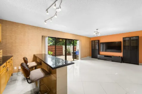3909 Parkside Lane Hollywood FL 33021