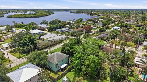 2750 SW Cornell Avenue Palm City FL 34990