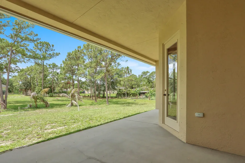 18144 N 42nd Road Road N The Acreage FL 33470