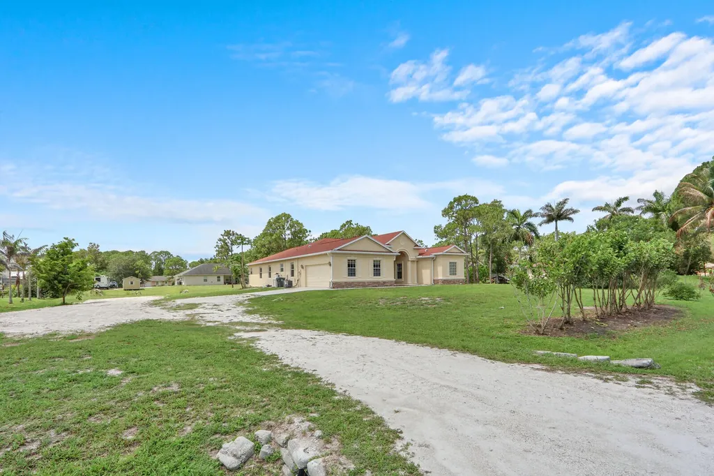 18144 N 42nd Road Road N The Acreage FL 33470