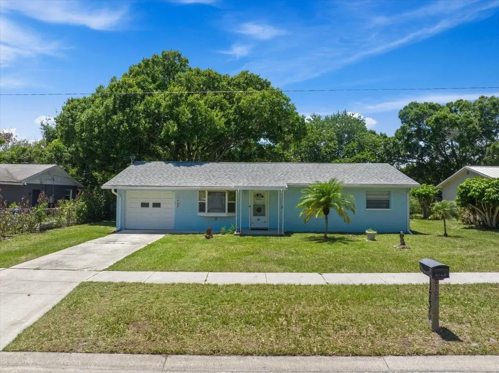 1735 40th Avenue Vero Beach FL 32960