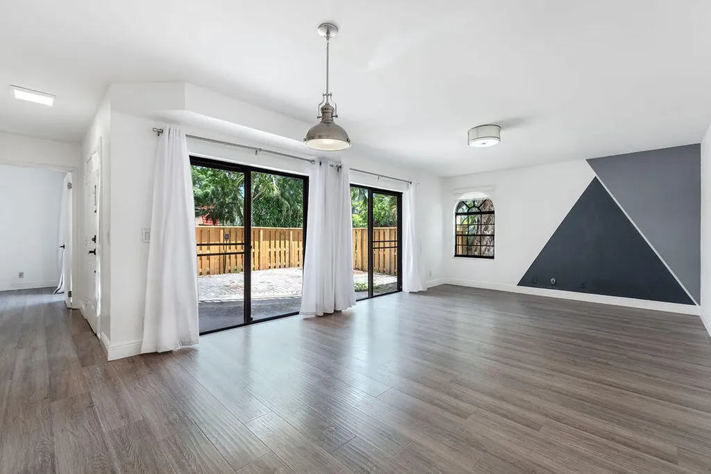 8050 Severn Drive Boca Raton FL 33433