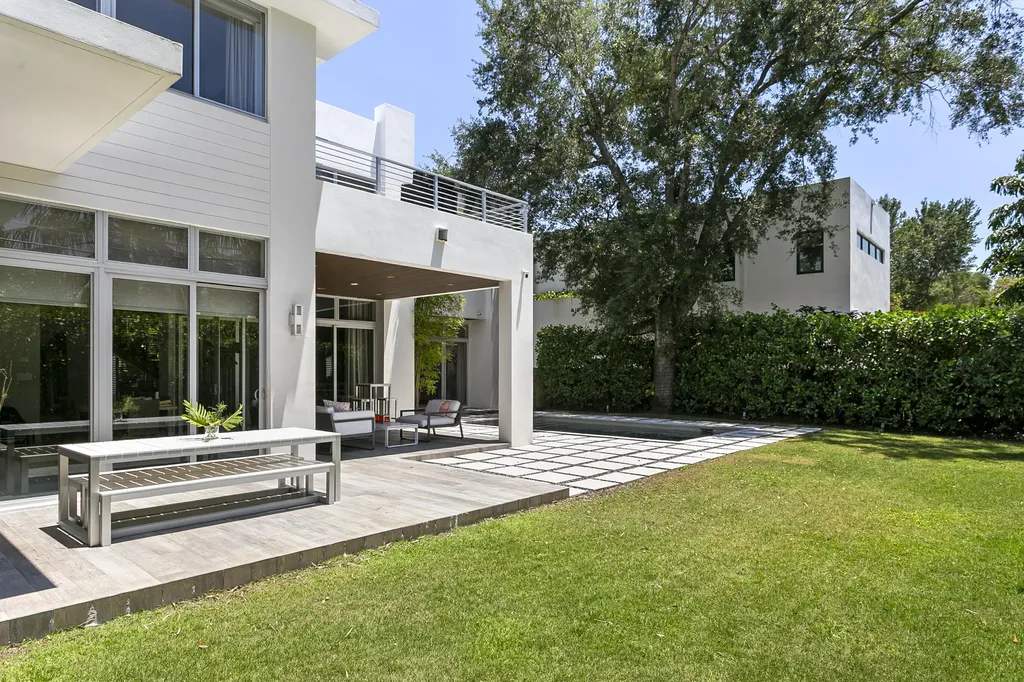 7700 SW 53rd Court Miami FL 33143