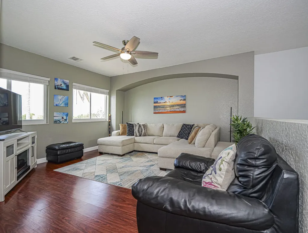 391 NW Sheffield Circle Port St Lucie FL 34983
