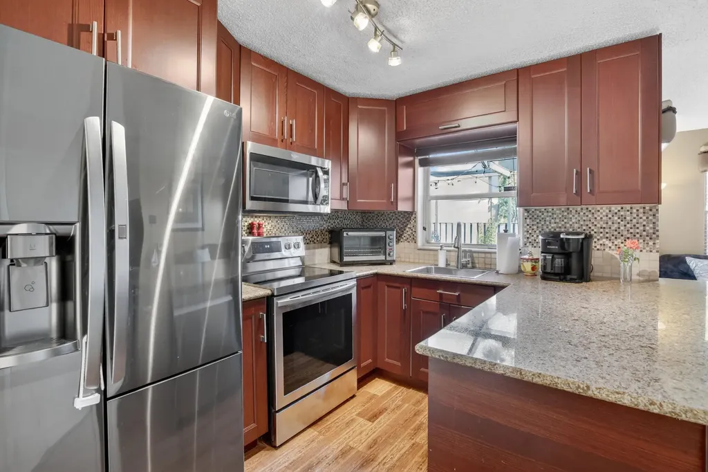 1287 NW 106th Terrace Plantation FL 33322