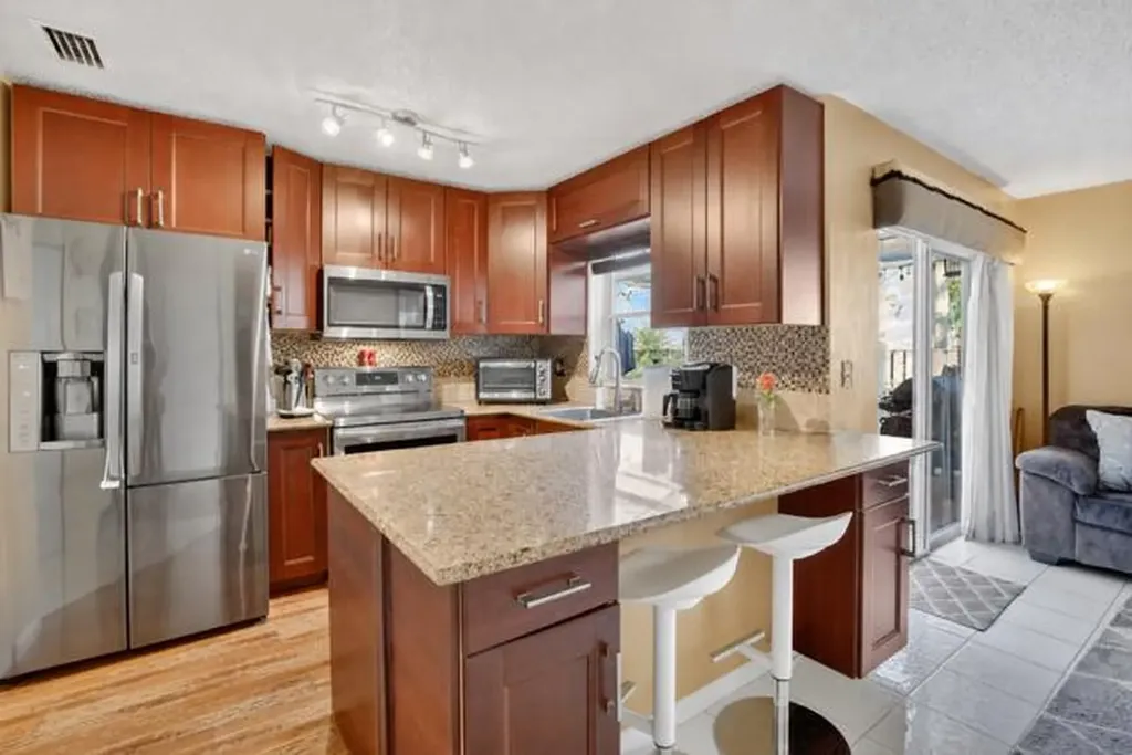 1287 NW 106th Terrace Plantation FL 33322