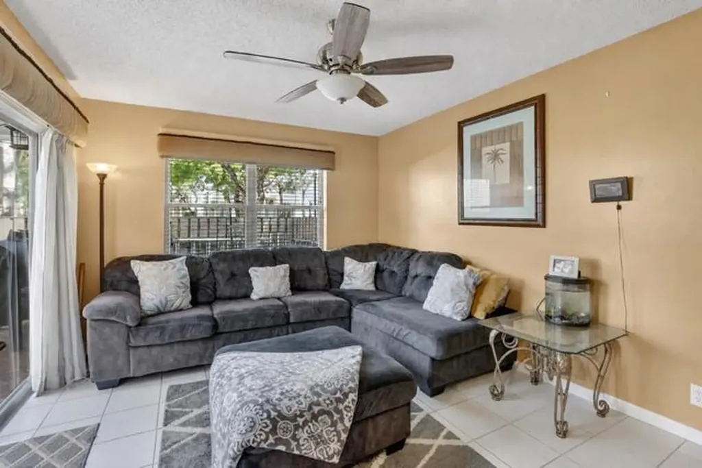 1287 NW 106th Terrace Plantation FL 33322