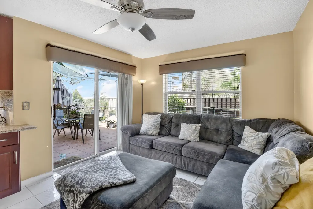 1287 NW 106th Terrace Plantation FL 33322