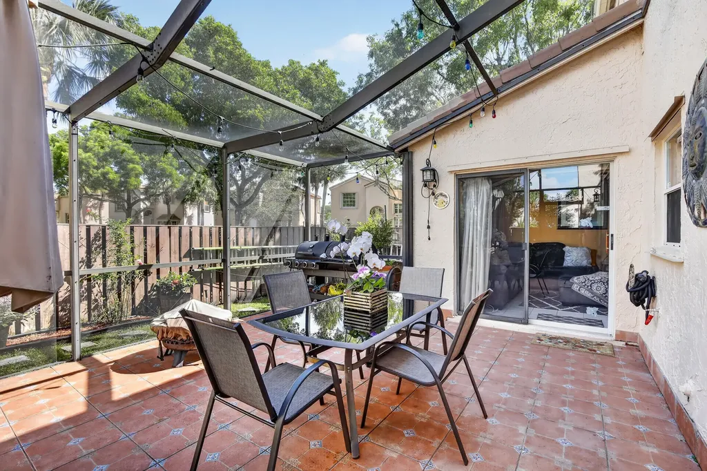 1287 NW 106th Terrace Plantation FL 33322