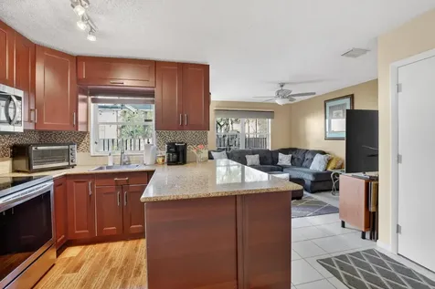 1287 NW 106th Terrace Plantation FL 33322
