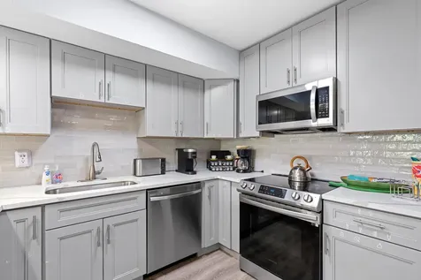 702 W Bloxham Street Lantana FL 33462