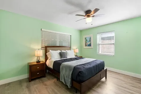 702 W Bloxham Street Lantana FL 33462