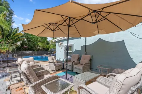702 W Bloxham Street Lantana FL 33462