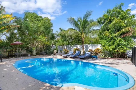 702 W Bloxham Street Lantana FL 33462