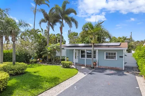 702 W Bloxham Street Lantana FL 33462