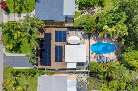 702 W Bloxham Street Lantana FL 33462