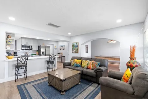 702 W Bloxham Street Lantana FL 33462