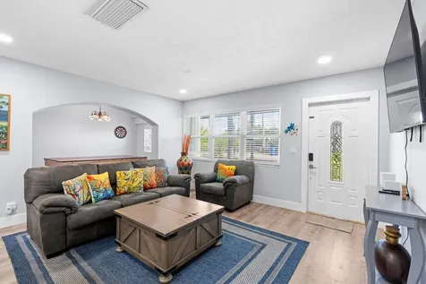 702 W Bloxham Street Lantana FL 33462