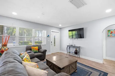 702 W Bloxham Street Lantana FL 33462