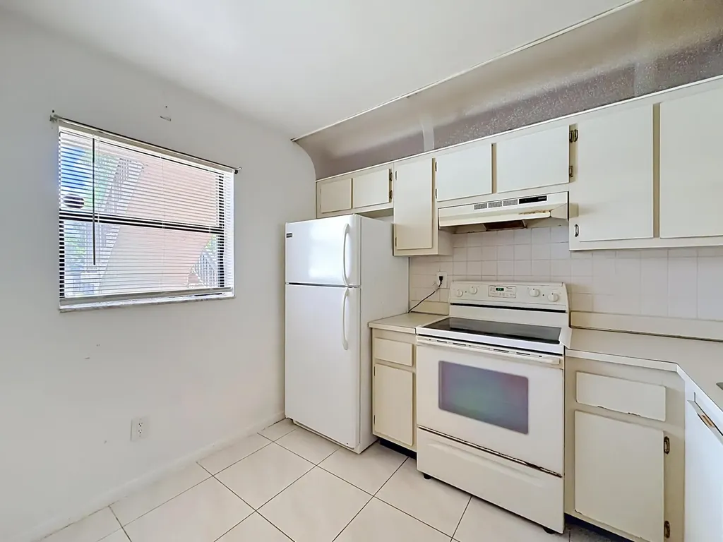 1065 NW 106th Terrace Pembroke Pines FL 33026